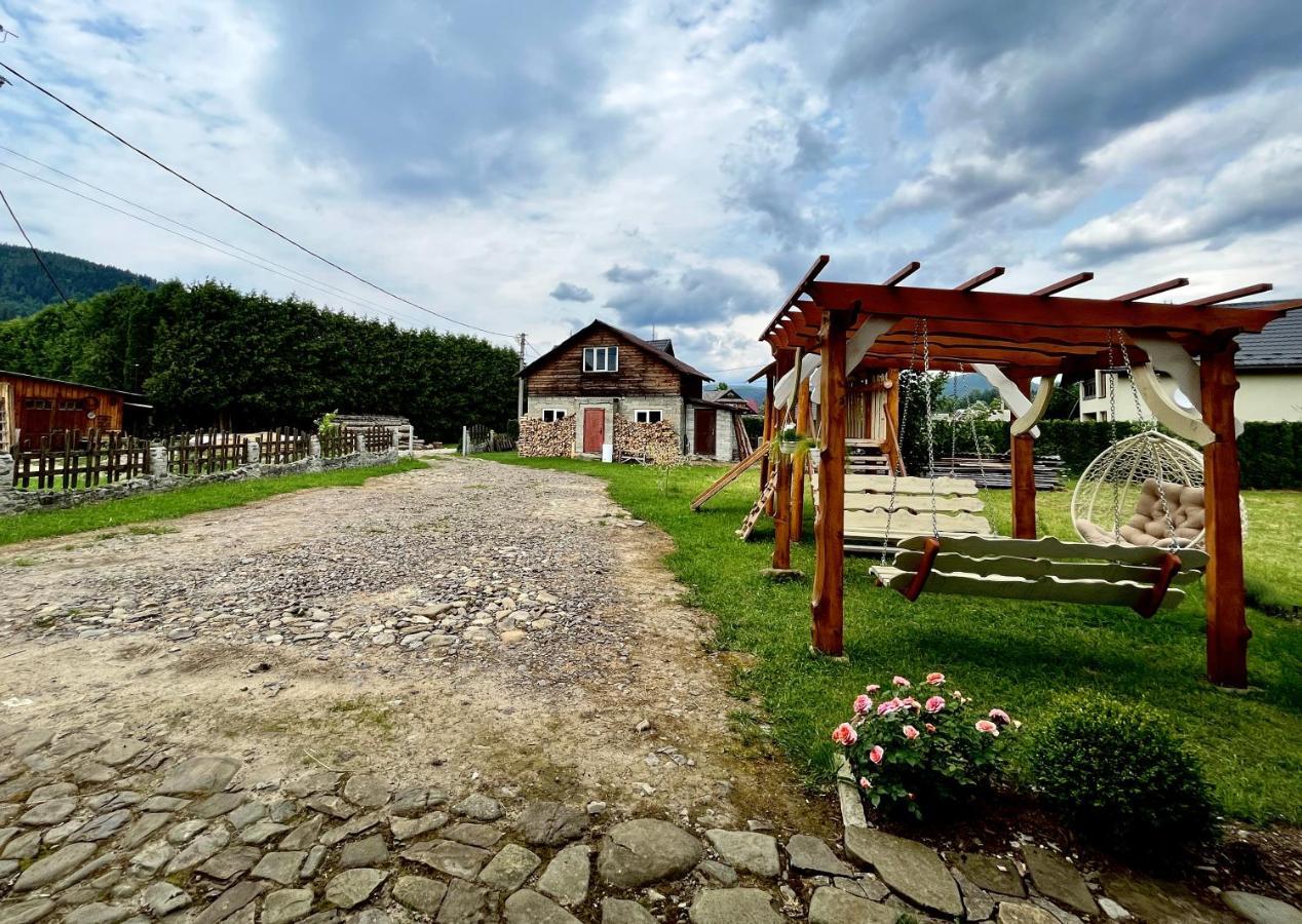 Приват-Котедж Зарінок Hotel Mykulychyn Exterior photo