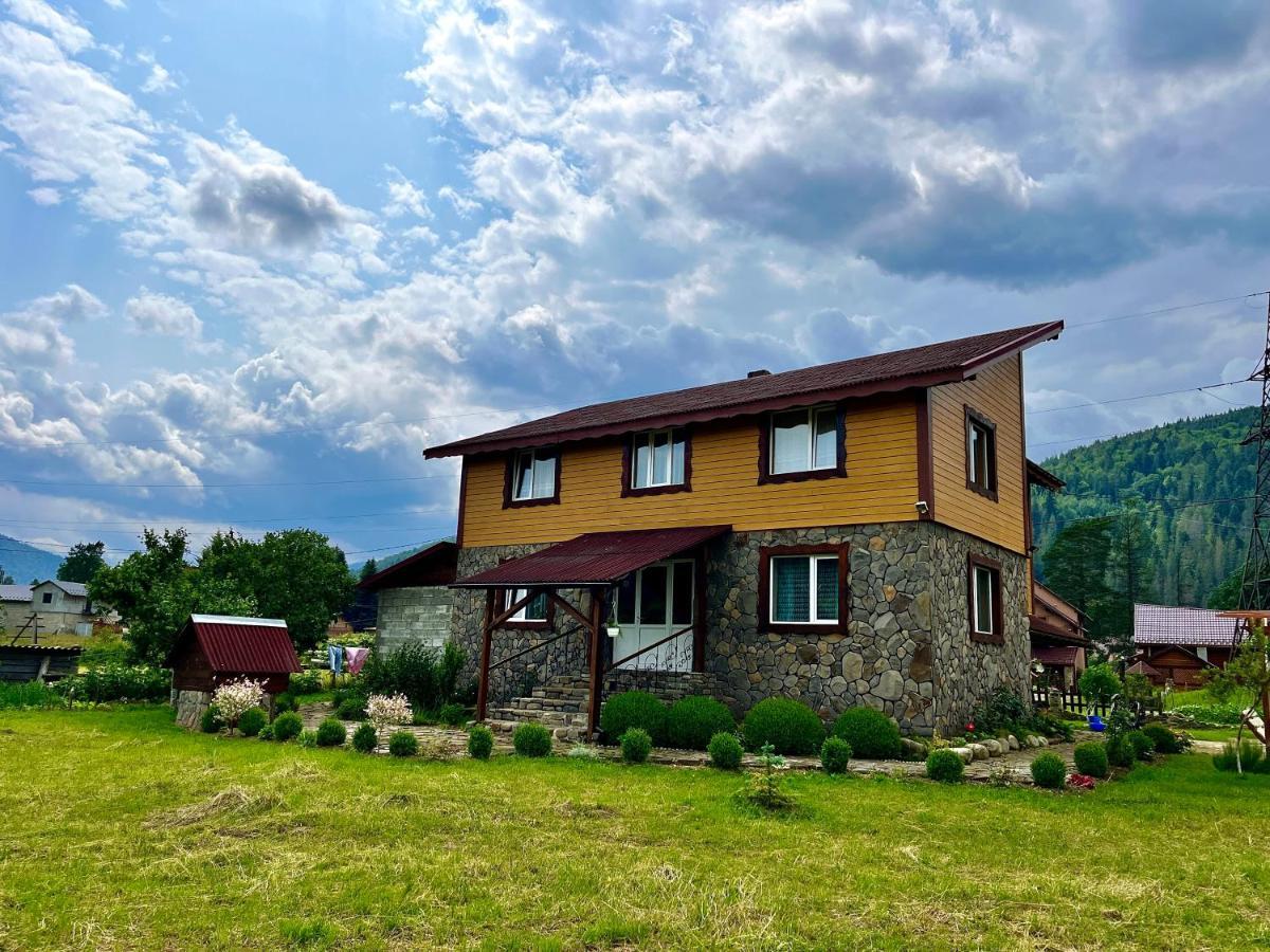 Приват-Котедж Зарінок Hotel Mykulychyn Exterior photo